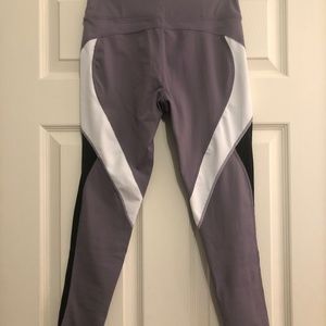 NEW Womens purple workout leggings ankle length black and white panel